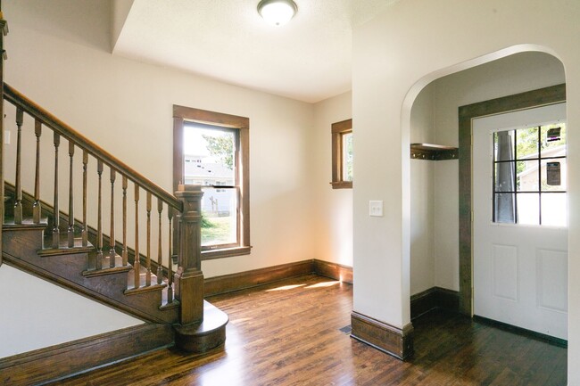 Charming 4BR/1.5BA Home Near Bryn Mawr – 1... - Charming 4BR/1.5BA Home Near Bryn Mawr – 1...