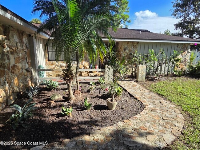 Building Photo - 4205 Grovewood Ln
