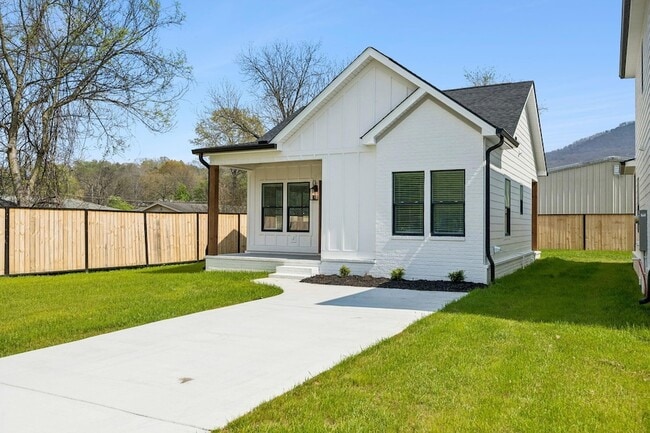 Photo - 106 N Moss Ave