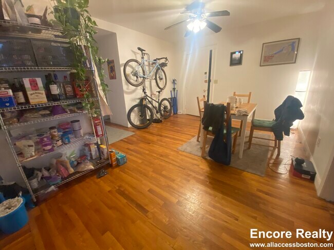 Photo - 19 Egremont Rd Unit 1