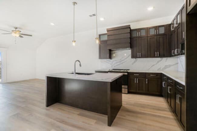 Photo - 3725 NW 93rd St