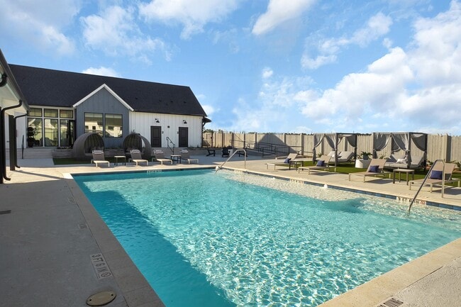 Building Photo - 38634 Spur 149 Rd Unit 72A