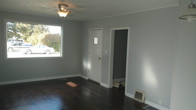 Photo - 405 W Watson St