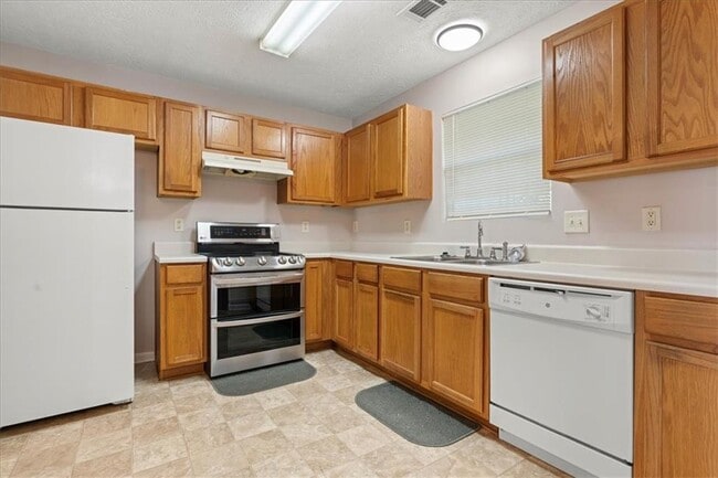 Photo - 5583 Windfall Ln