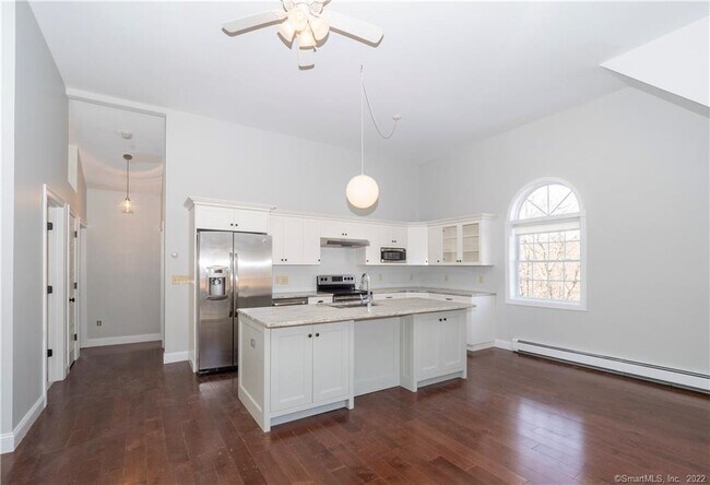 Photo - 107 Black Rock Tpke Unidad C