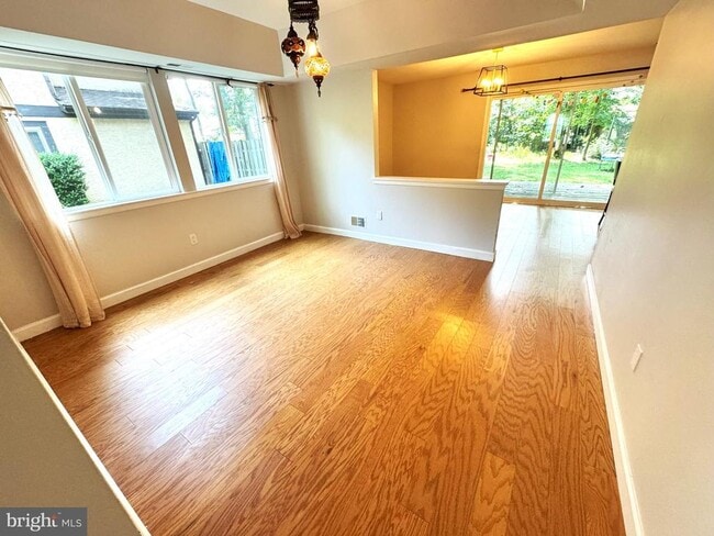 Photo - 18 Goshawk Ct