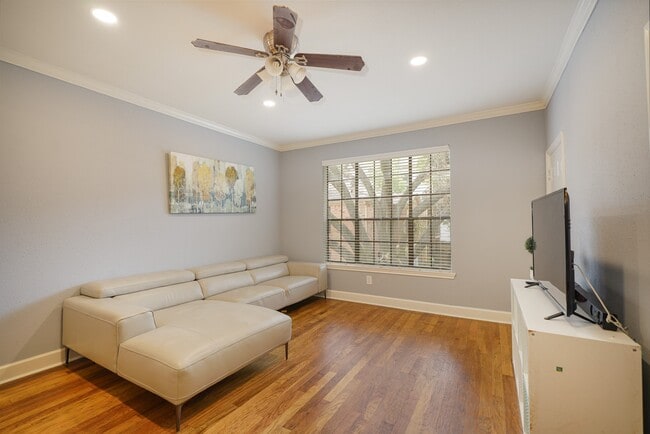 Photo - 2255 Braeswood Park Dr