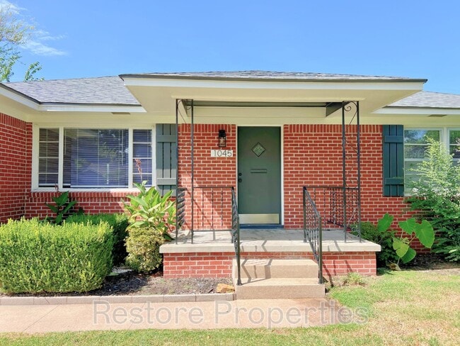 Photo - 1045 E 53rd Pl