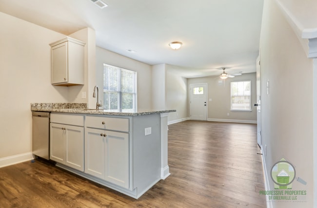 Photo - 111 Sitton Dr