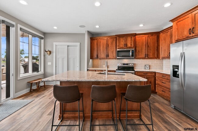 17107 Rainbow Rd