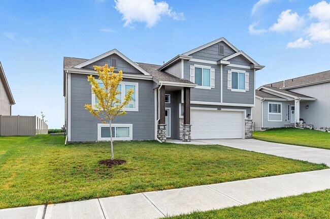 Photo - Near Lake Flanagan