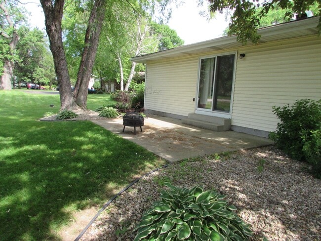 Building Photo - (578) - 2291-2293 White Oak Trail Unit 2291
