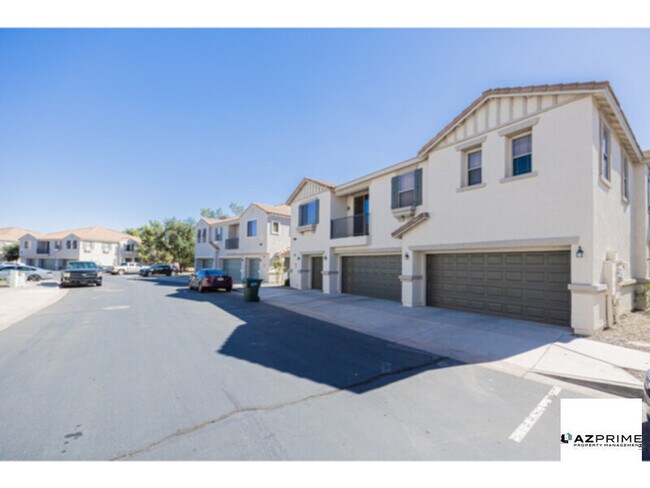 Photo - Welcome to this Stylish and Updated 3/2.5 ...