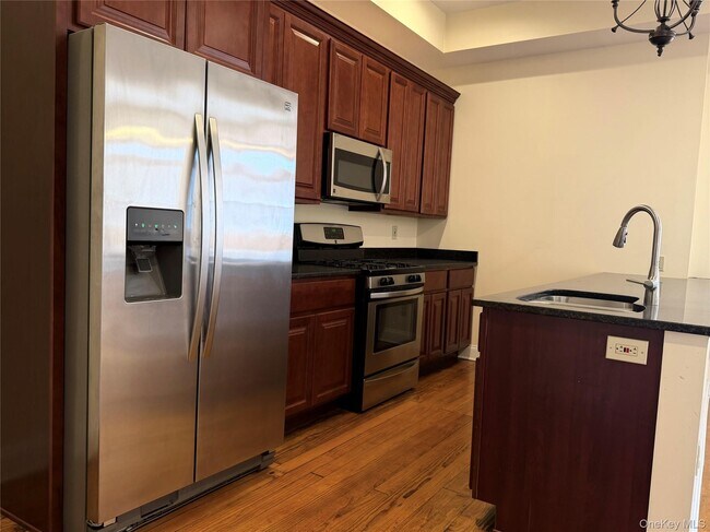 Photo - 337 Main St Unit 2F