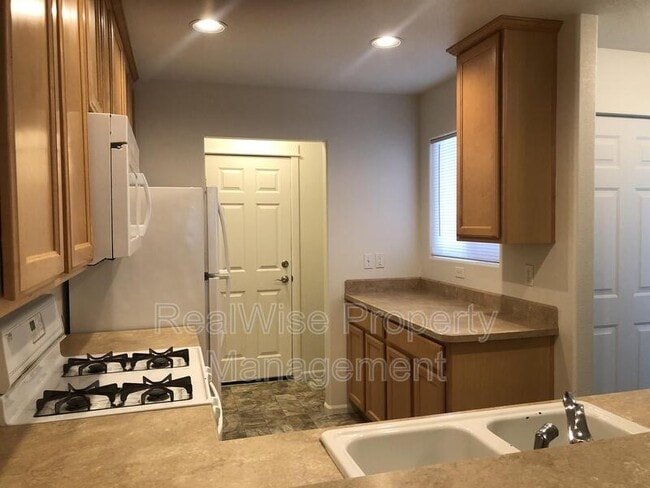 Photo - 2444 SW 23rd St