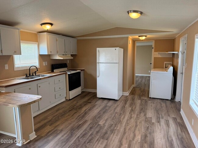 4512 Carla Ln