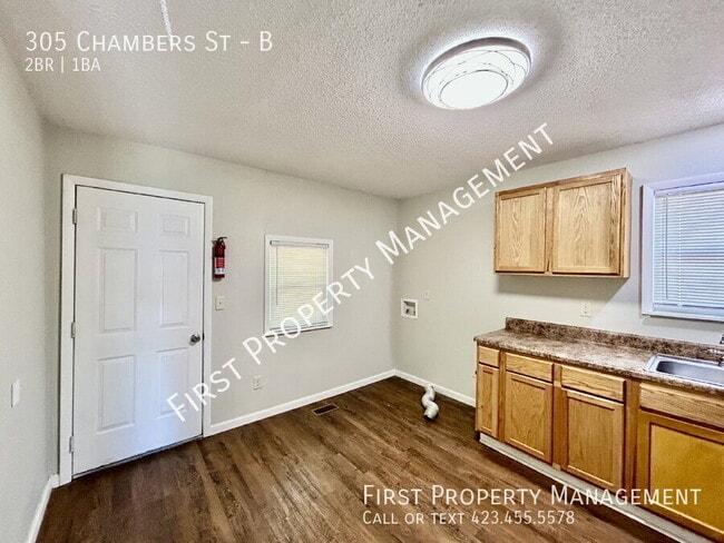 Photo - 305 Chambers St Unit B