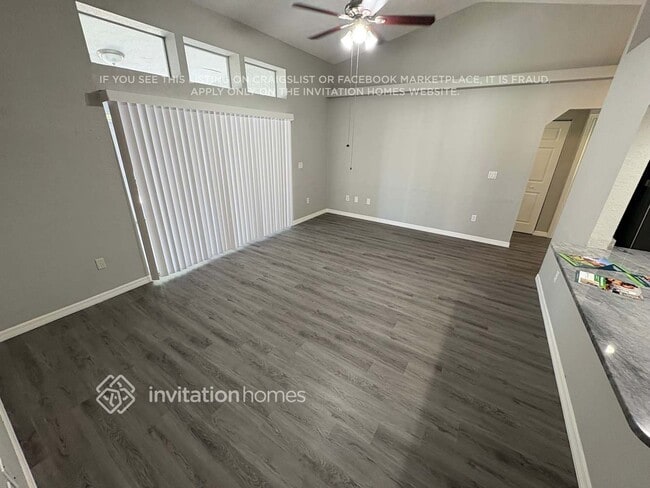 Photo - 1187 Desmond St