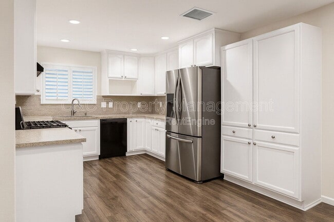 Photo - 212 Derecho Way