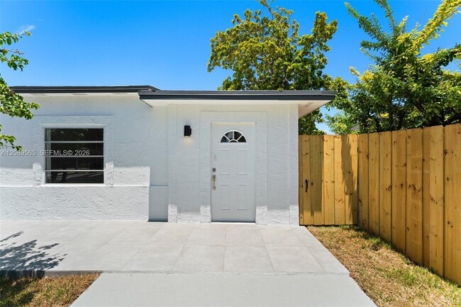 3155 SW 27th Ln Unidad 2