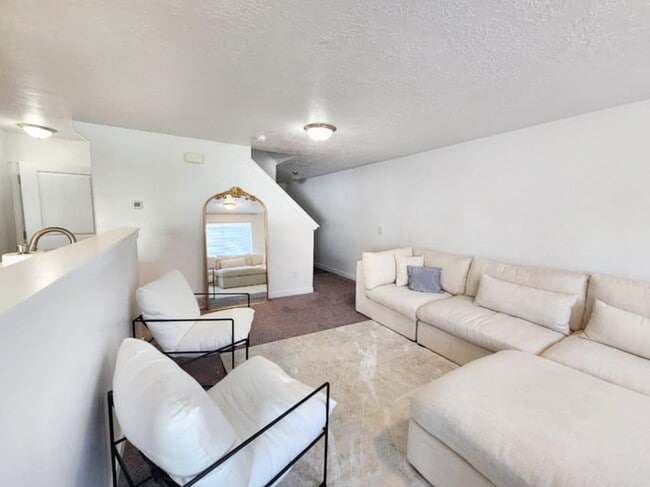 Photo - 447 S Pegasus Way