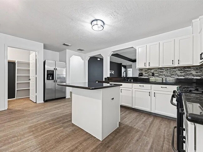Photo - 24019 Kingbriar Dr