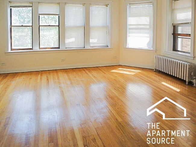 Photo - 2546 W Summerdale Ave Unit 1F