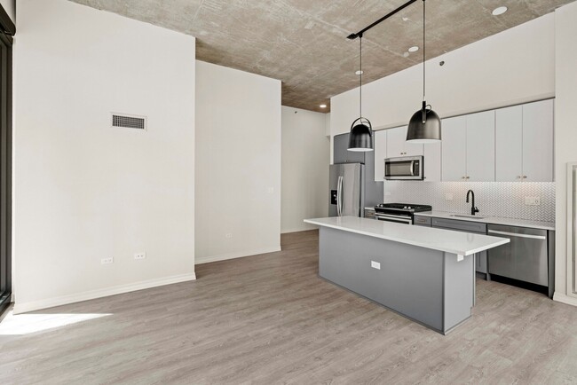 Photo - 189 W Huron St Unit 189 W Huron