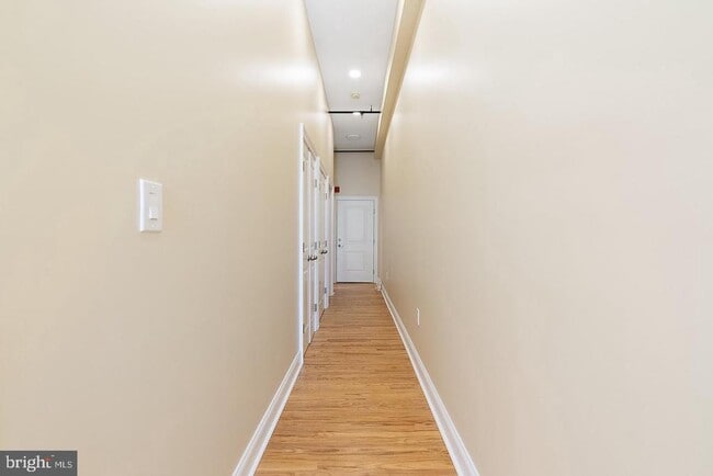 Building Photo - 2029 Walnut St