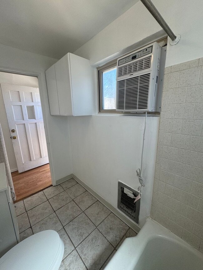 Photo - 2120 Coal Ave SE Unit A