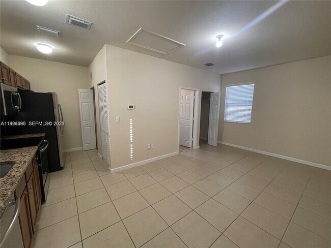 Photo - 17127 SW 96th St Unit Studio