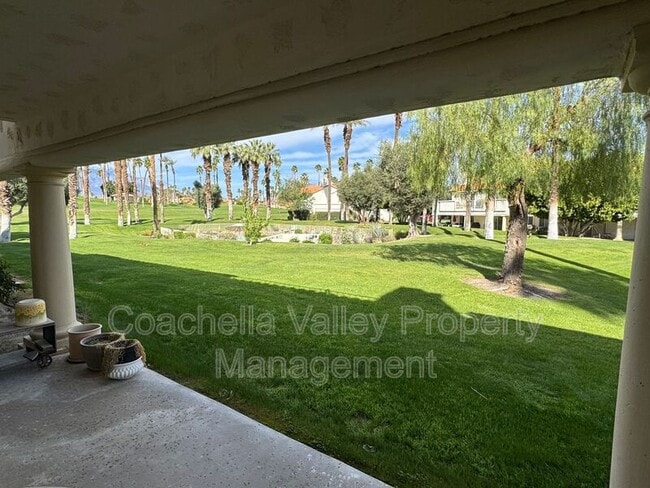 Photo - 289 Vista Royale Cir W