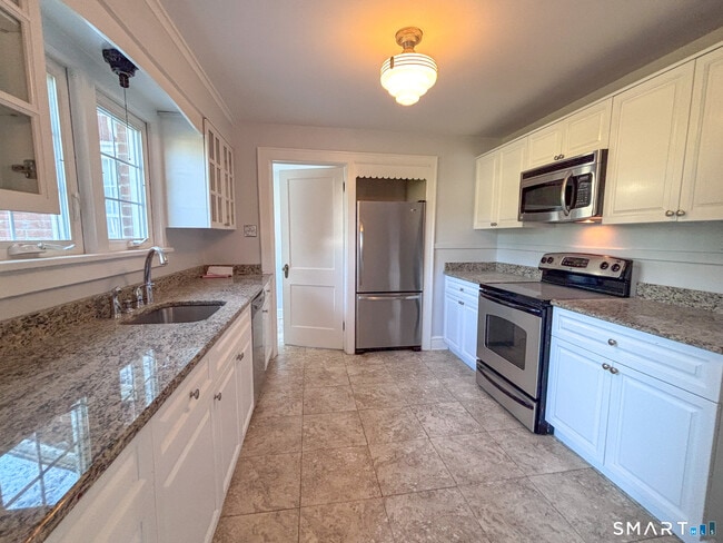 Photo - 755 Stillson Rd