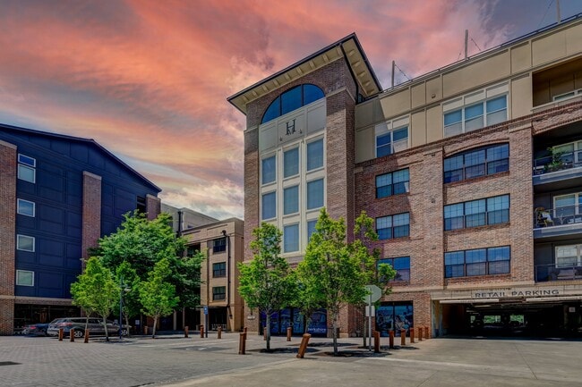 Building Photo - Bell Collier Village