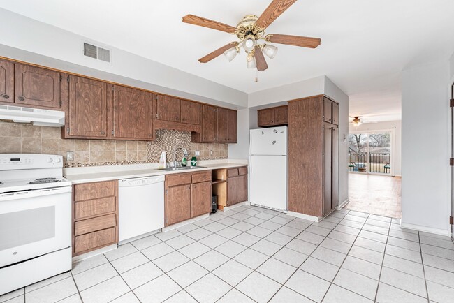 Photo - 1115 Elizabeth Ct Unit 6