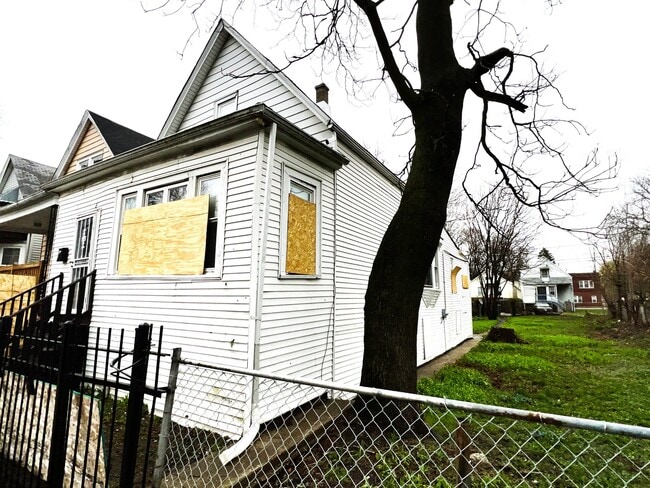 Photo - 6755 S Throop St