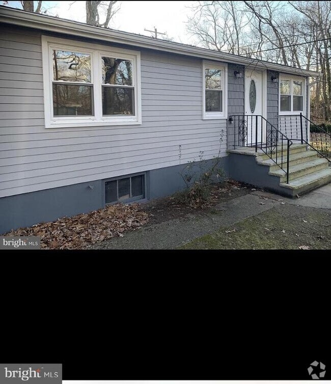 Building Photo - 67 Syringa St Rental