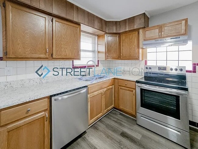 Photo - 1740 Carolyn Park Dr