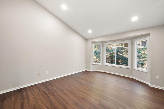 Photo - 28849 Hearthstone Dr