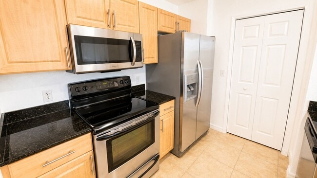 Photo - Annual unfurnished luxury 3/2 condo downtown Sarasota overlooking a park!