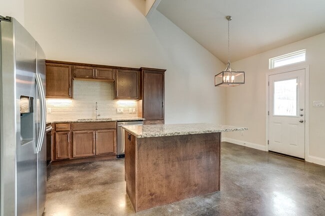 Photo - 21501 Patton Ave