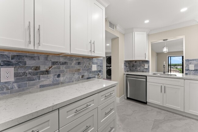 Photo - 14476 Amberly Ln Unit 704
