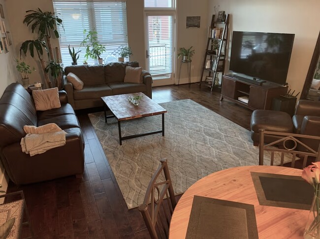 Photo - 444 S Blount St Unidad 119