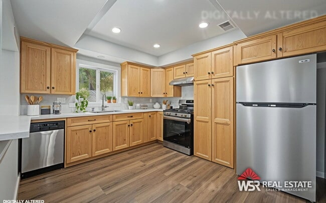 Photo - 1030 E Brockton Ave