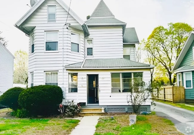 Building Photo - 92 Curtiss St Rental