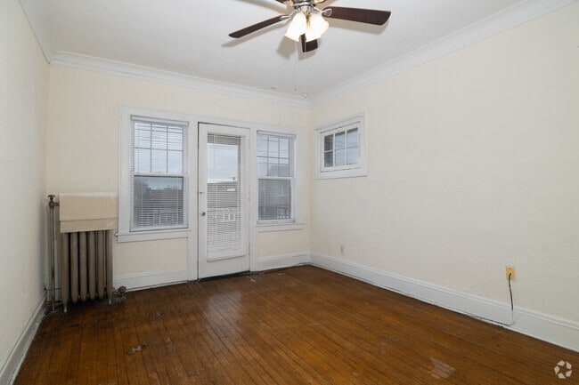 1BD, 1BA - 900-1,100SF - DINING ROOM