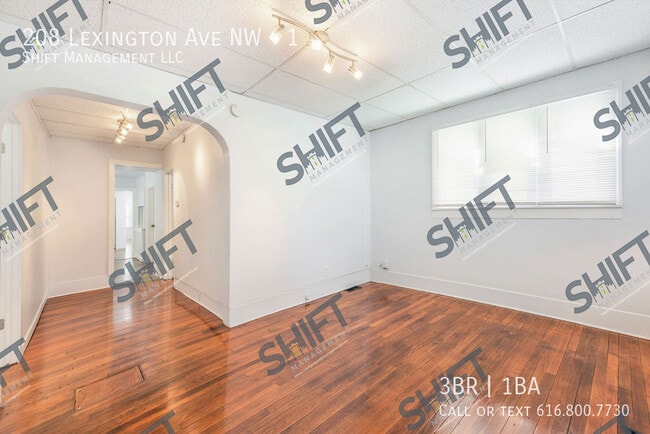 Photo - 208 Lexington Ave NW