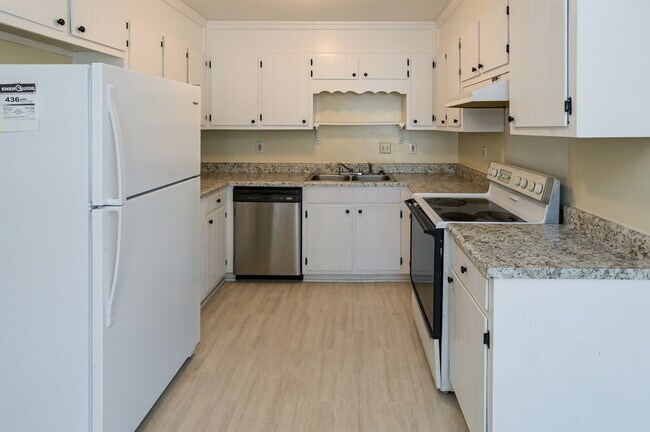 Photo - 2225 Golf Rd SW