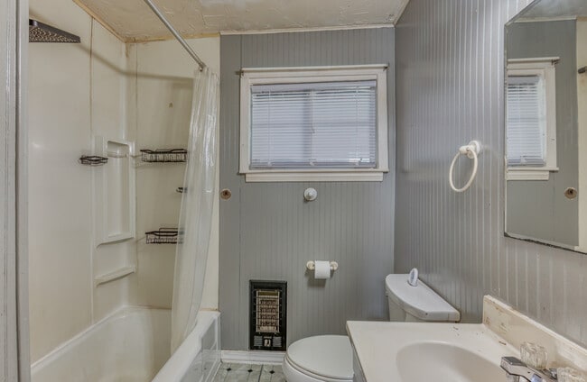 Photo - 1609 E Fairview Ave