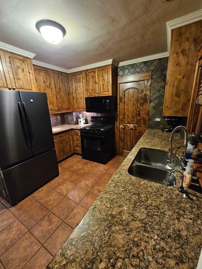 150 N Johnson Ave Unit The Garden House